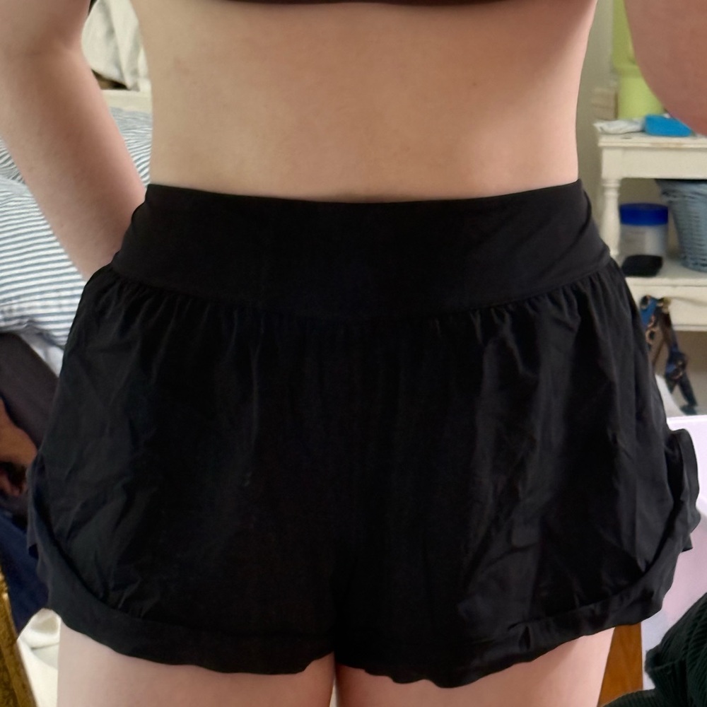Lululemon Black Calm Tides Running Short 2.5in inseam Athletic / Swimming Shorts